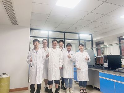 40%中高級職稱